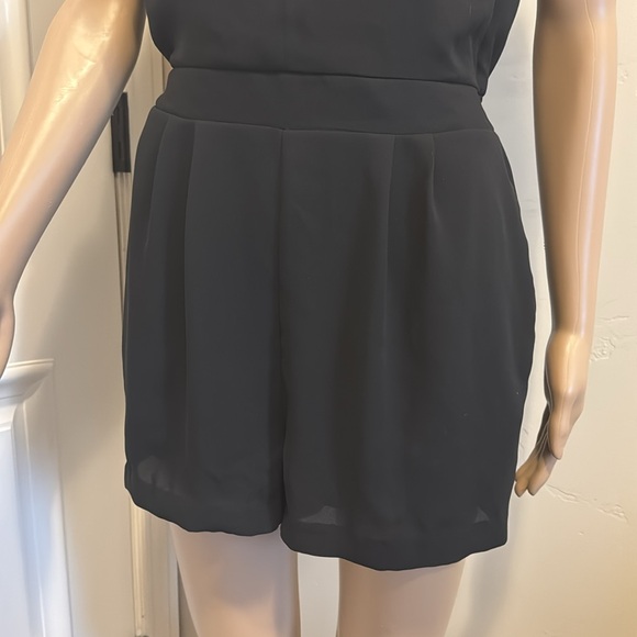 Express Jumper Shorts size 4 - Picture 3 of 7